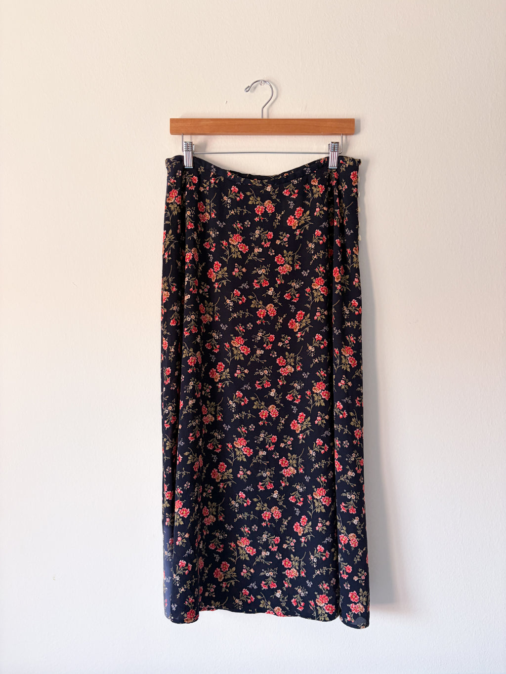 Vtg Liz Floral Maxi